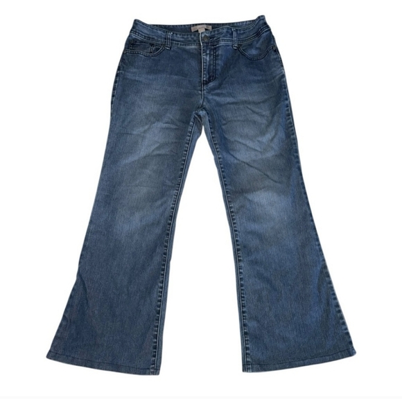 Chico's Denim - EUC Chico's Jeans 👖 Size 1 (8) Stretch Flare